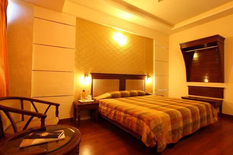 Hotel Klg International Zirakpur Εξωτερικό φωτογραφία