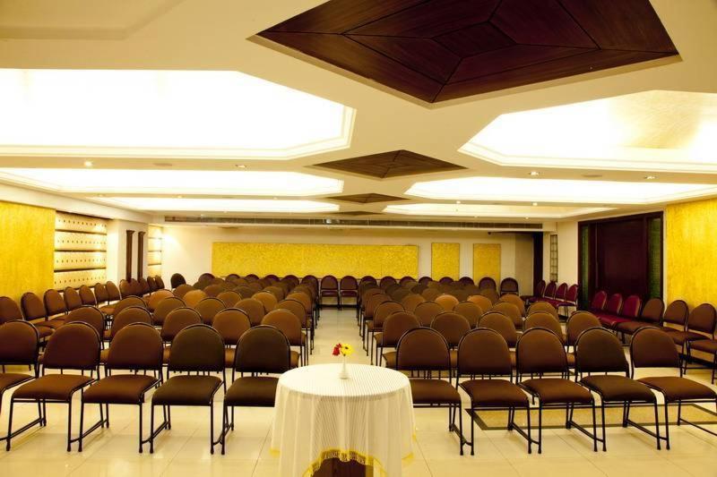Hotel Klg International Zirakpur Εξωτερικό φωτογραφία