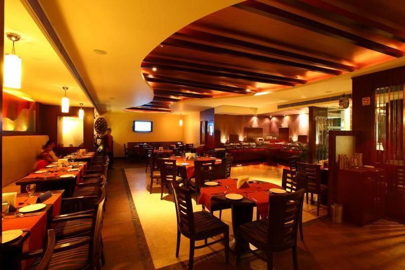 Hotel Klg International Zirakpur Εξωτερικό φωτογραφία