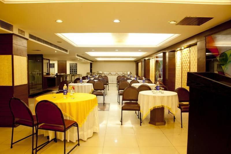Hotel Klg International Zirakpur Εξωτερικό φωτογραφία