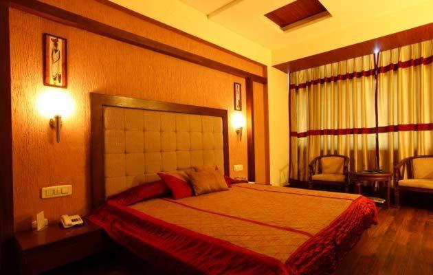 Hotel Klg International Zirakpur Εξωτερικό φωτογραφία