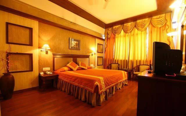 Hotel Klg International Zirakpur Εξωτερικό φωτογραφία
