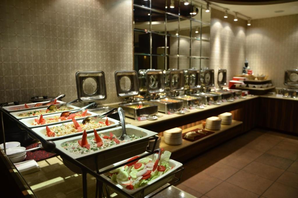 Hotel Klg International Zirakpur Εξωτερικό φωτογραφία