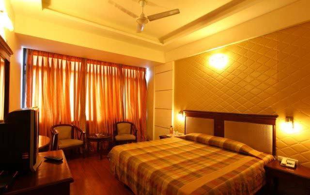 Hotel Klg International Zirakpur Εξωτερικό φωτογραφία