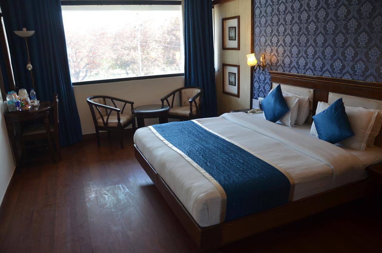 Hotel Klg International Zirakpur Εξωτερικό φωτογραφία