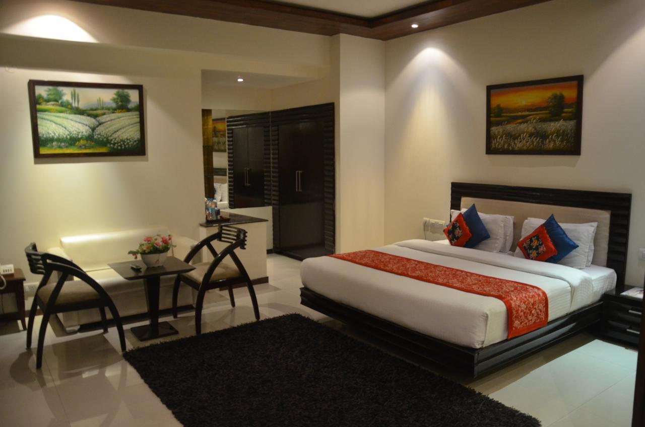 Hotel Klg International Zirakpur Εξωτερικό φωτογραφία